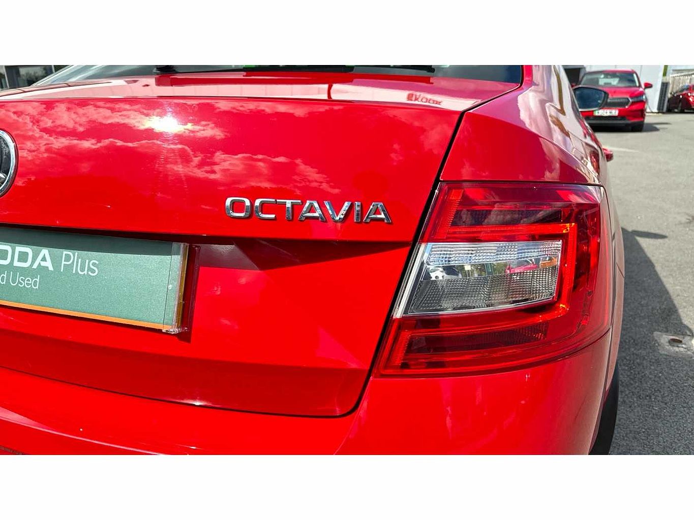 SKODA Octavia Hatch (2017) 1.0 TSI SE Technology 115PS
