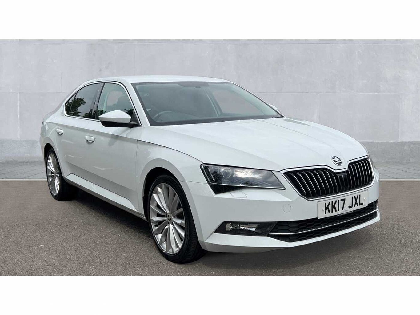 SKODA Superb 2.0 TDI SCR (190PS) SEL Executive DSG H/B