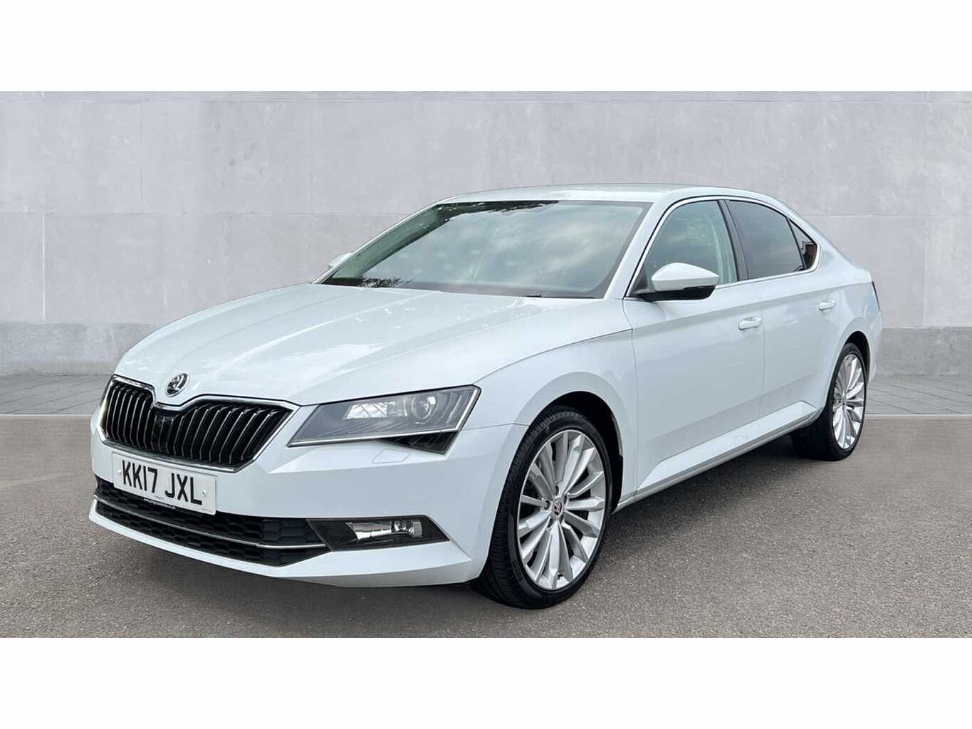 SKODA Superb 2.0 TDI SCR (190PS) SEL Executive DSG H/B