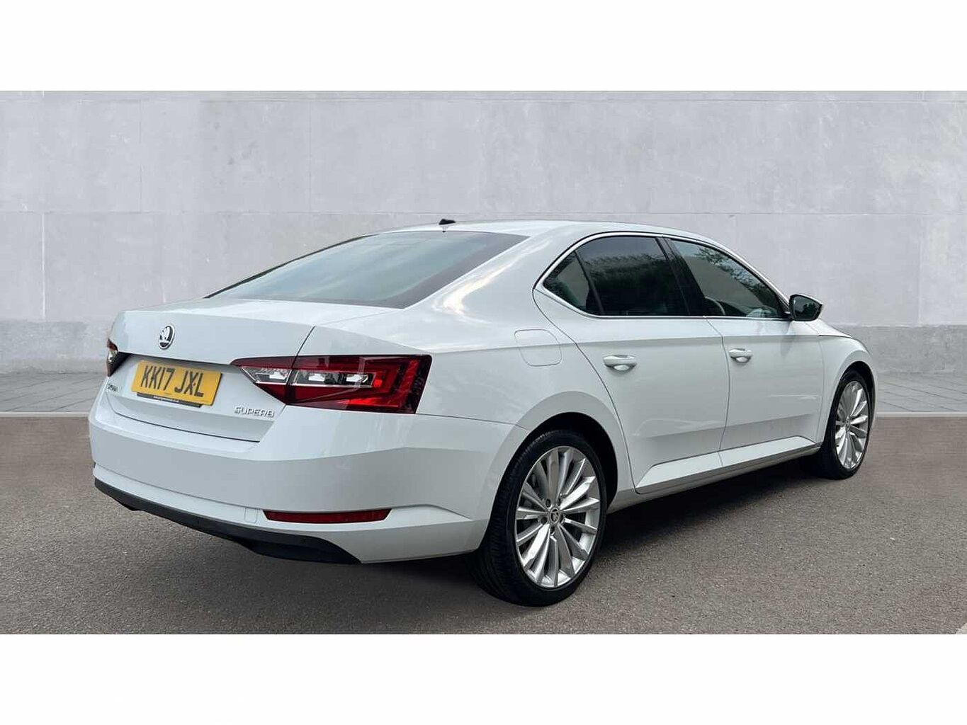 SKODA Superb 2.0 TDI SCR (190PS) SEL Executive DSG H/B