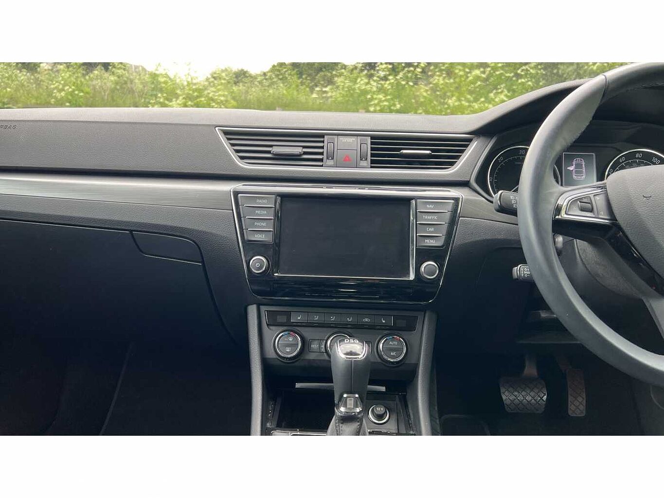 SKODA Superb 2.0 TDI SCR (190PS) SEL Executive DSG H/B
