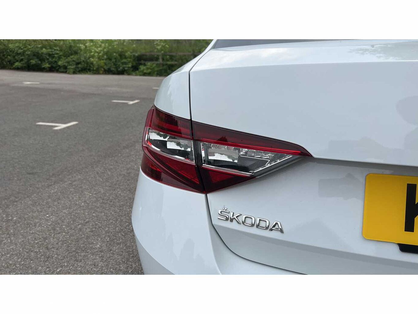 SKODA Superb 2.0 TDI SCR (190PS) SEL Executive DSG H/B