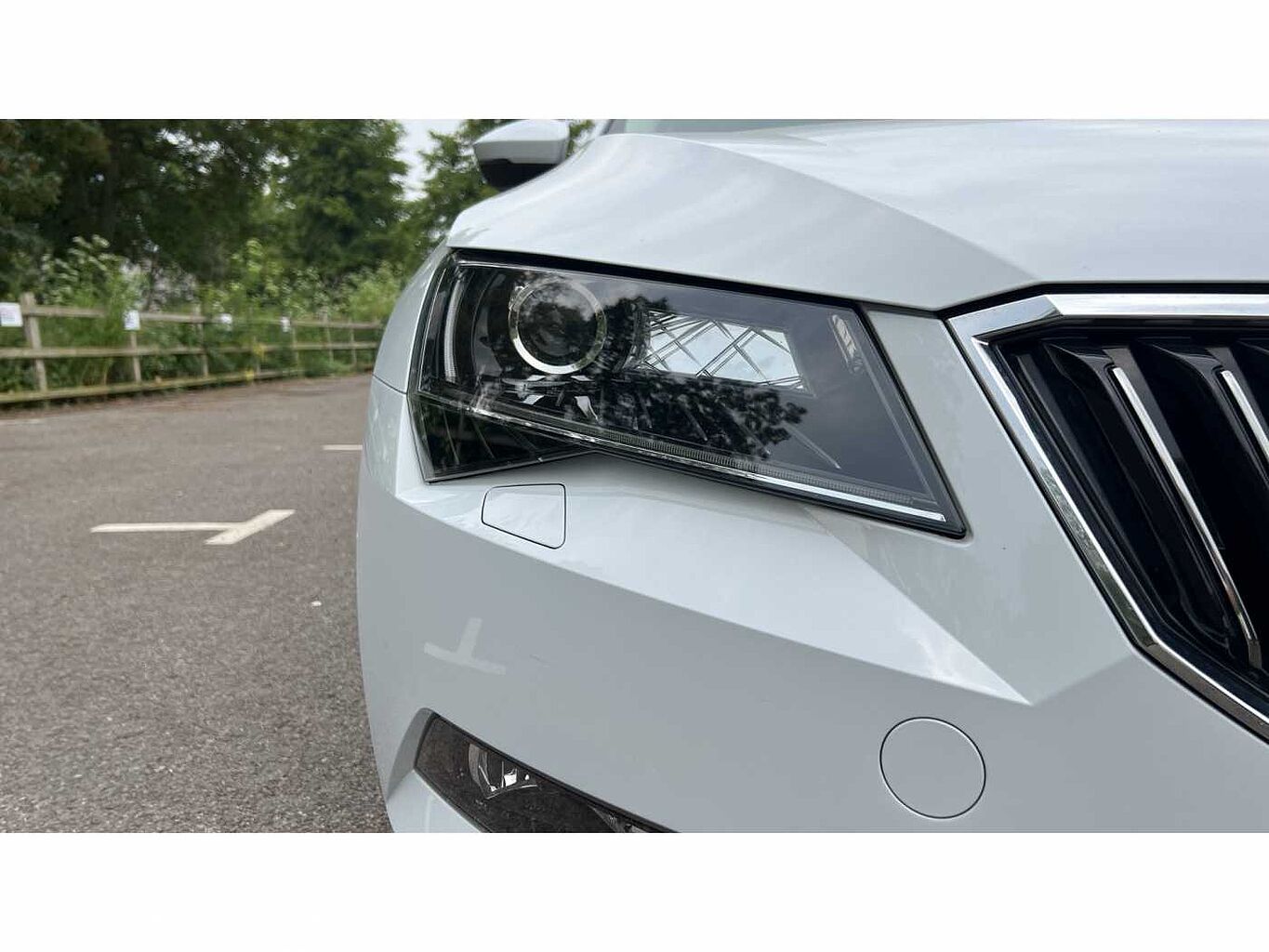SKODA Superb 2.0 TDI SCR (190PS) SEL Executive DSG H/B
