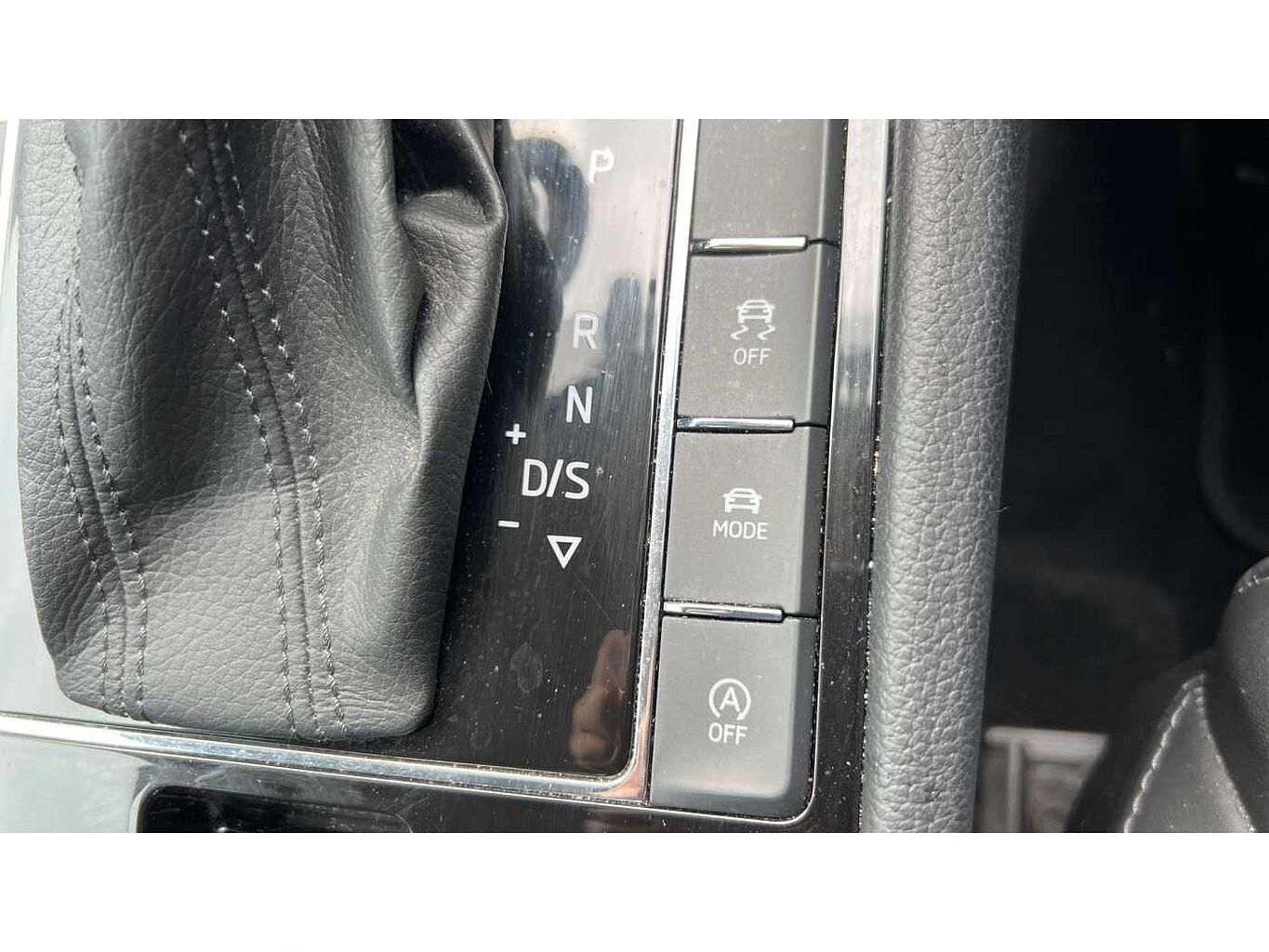 SKODA Superb 2.0 TDI SCR (190PS) SEL Executive DSG H/B
