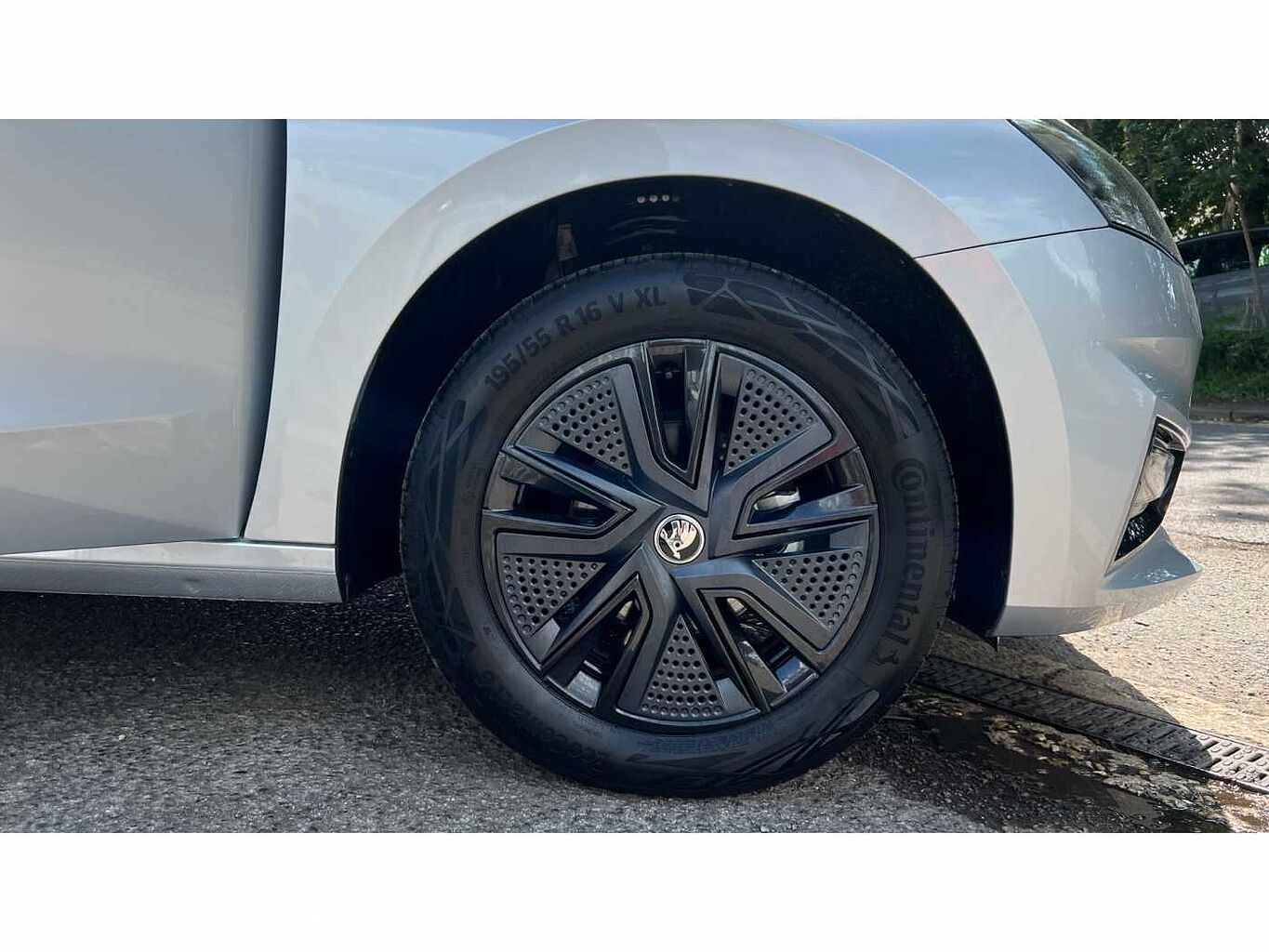 SKODA FABIA 1.0 MPI 80 Colour Edition 5dr