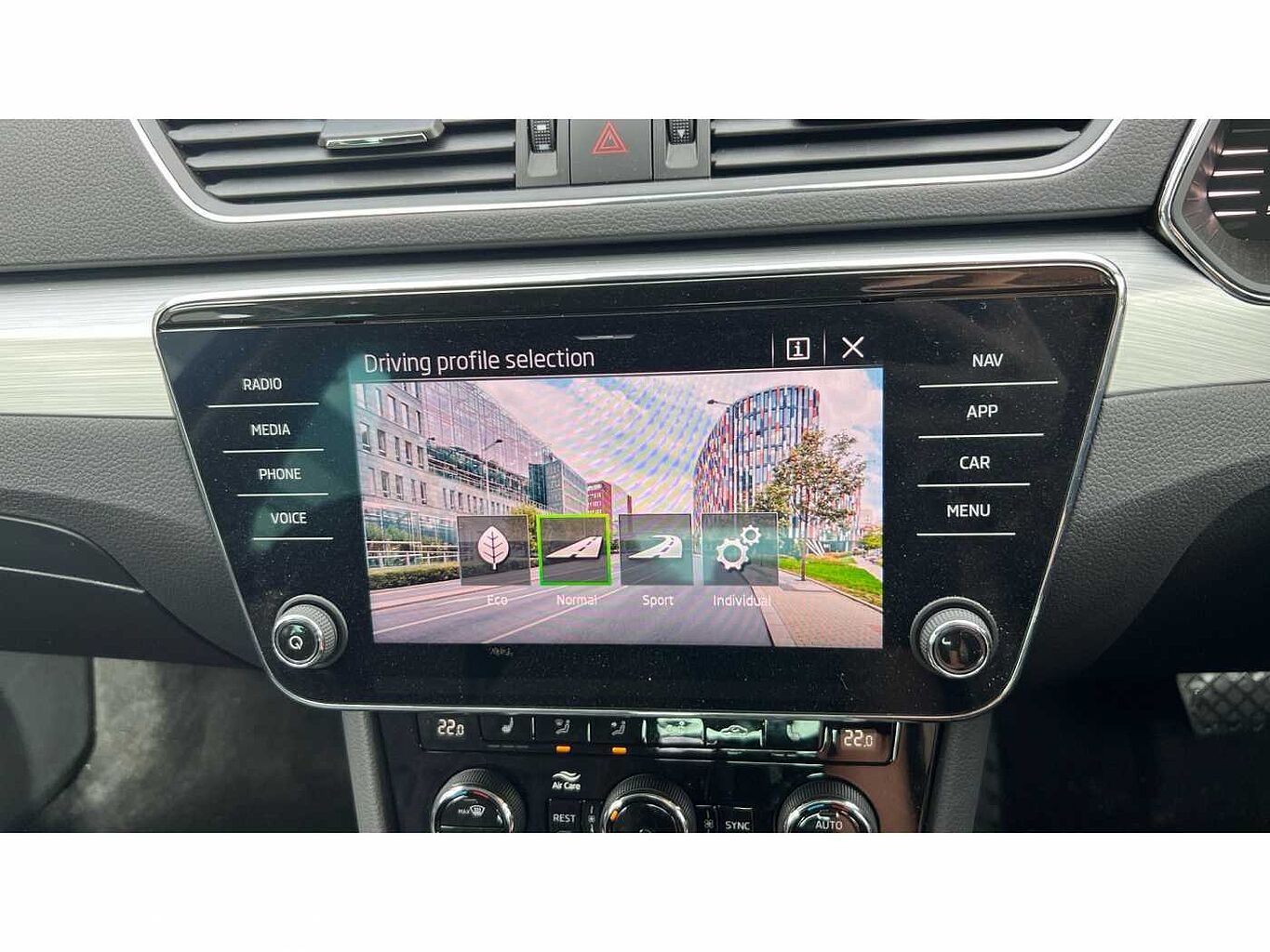 SKODA SUPERB 2.0 TDI CR SE Technology 5dr DSG