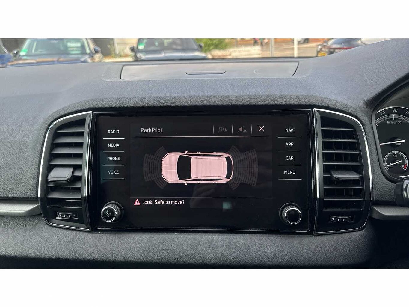 SKODA Karoq SUV 1.6TDI (115ps) SE Technology SCR DSG