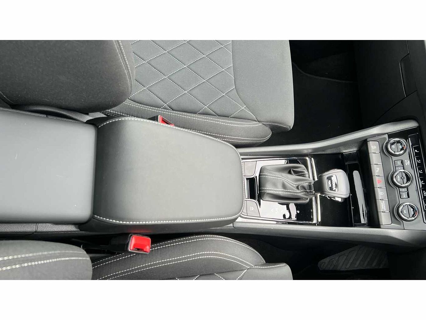 SKODA Karoq SUV 2.0 TSI (190ps) 4X4 SportLine DSG