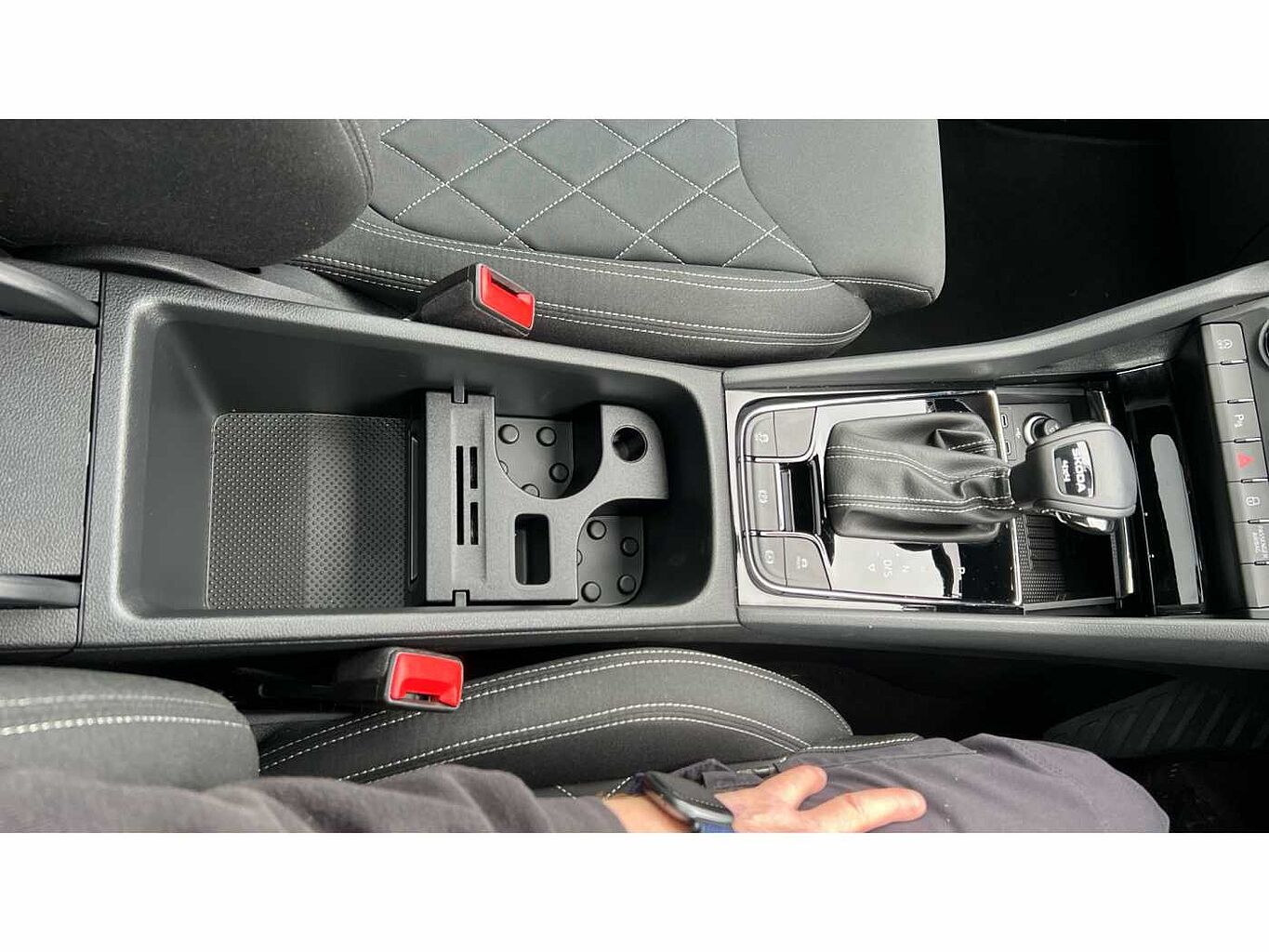 SKODA Karoq SUV 2.0 TSI (190ps) 4X4 SportLine DSG