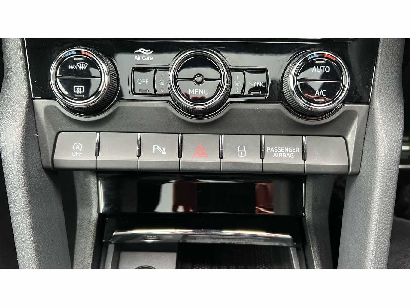 SKODA Karoq SUV 2.0 TSI (190ps) 4X4 SportLine DSG